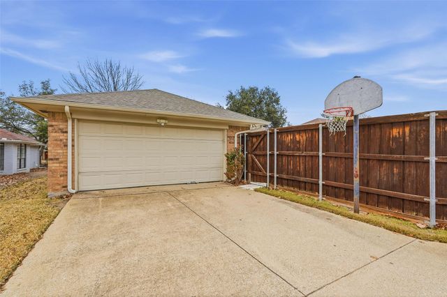 716 Willow Brook Drive, Allen, TX 75002