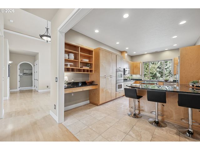 3244 WINTERCREEK Dr, Eugene, OR 97405