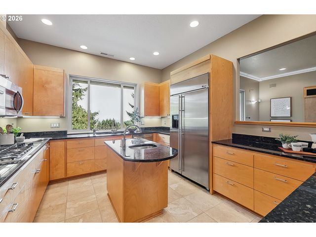 3244 WINTERCREEK Dr, Eugene, OR 97405