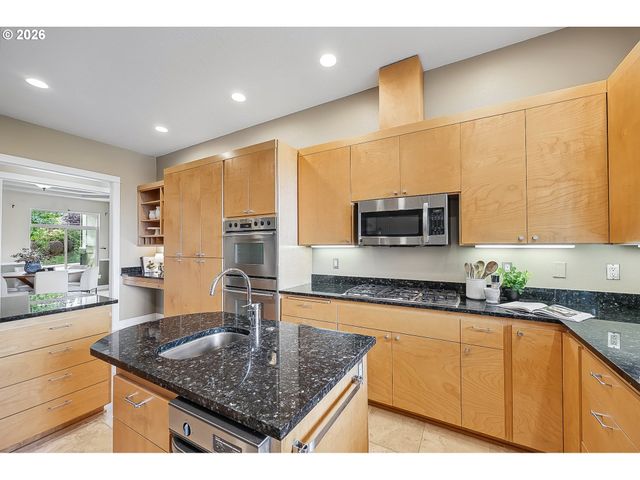 3244 WINTERCREEK Dr, Eugene, OR 97405