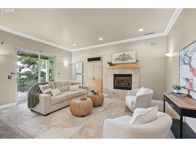 3244 WINTERCREEK Dr, Eugene, OR 97405