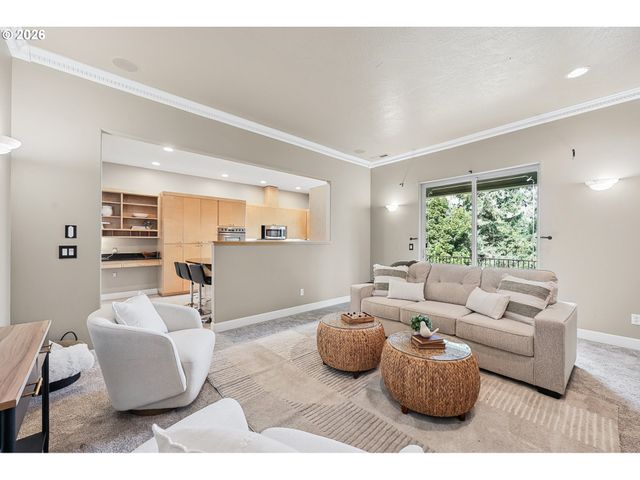 3244 WINTERCREEK Dr, Eugene, OR 97405