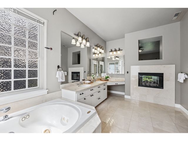 3244 WINTERCREEK Dr, Eugene, OR 97405