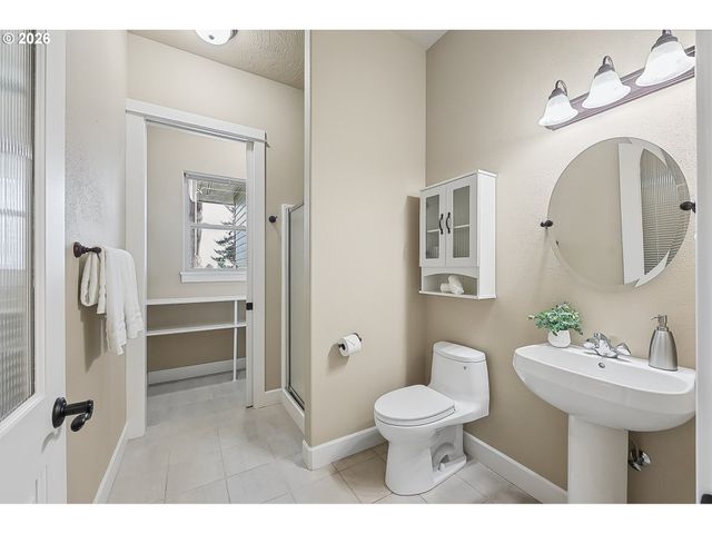 3244 WINTERCREEK Dr, Eugene, OR 97405