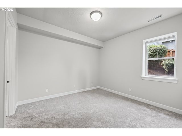3244 WINTERCREEK Dr, Eugene, OR 97405