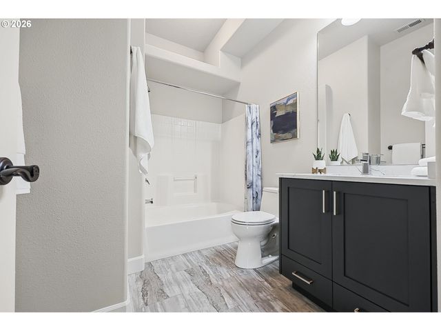 3244 WINTERCREEK Dr, Eugene, OR 97405