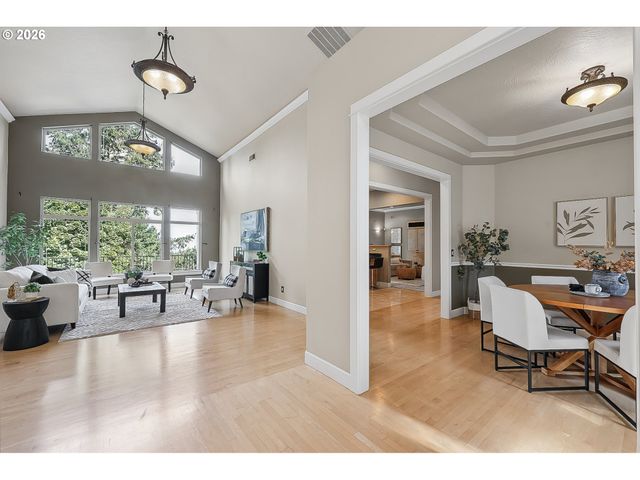 3244 WINTERCREEK Dr, Eugene, OR 97405