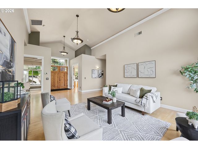 3244 WINTERCREEK Dr, Eugene, OR 97405