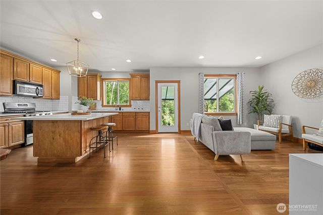 22625 SE 271st Street, Maple Valley, WA 98038