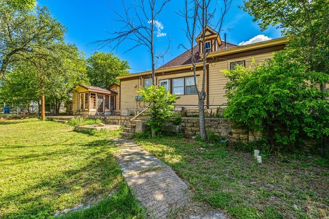 301 11th Street, Ballinger, TX 76821