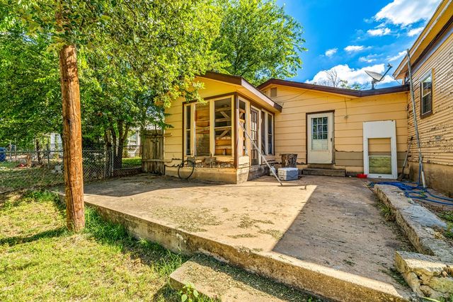 301 11th Street, Ballinger, TX 76821