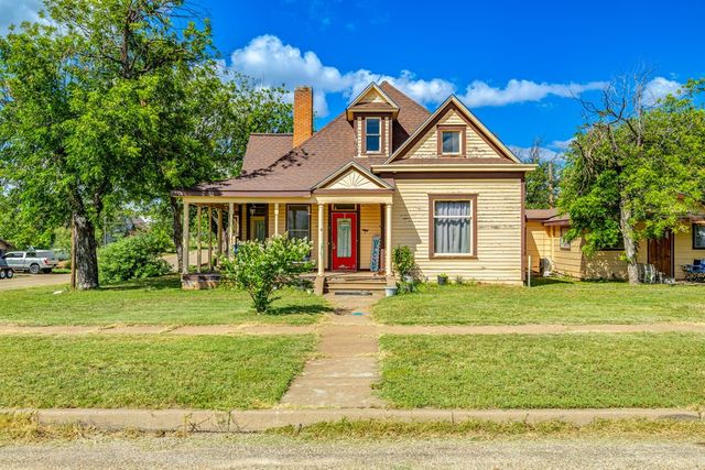 301 11th Street, Ballinger, TX 76821