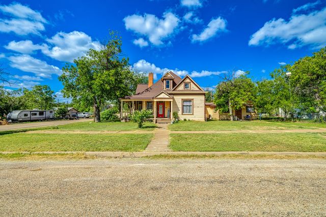 301 11th Street, Ballinger, TX 76821