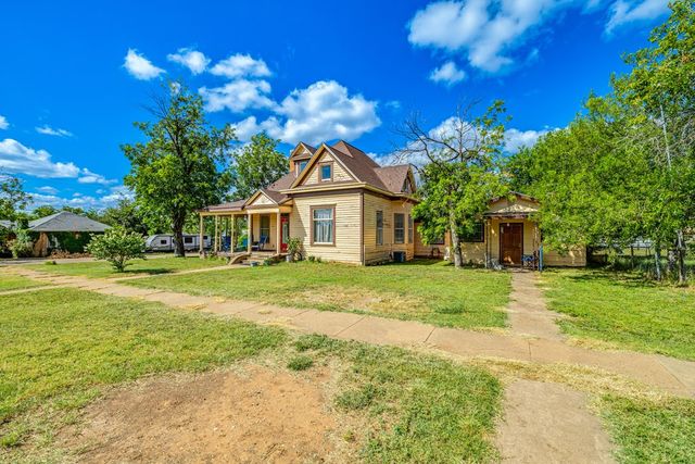 301 11th Street, Ballinger, TX 76821