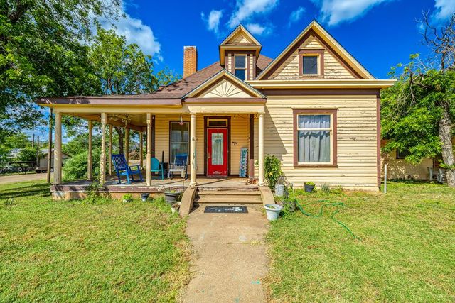 301 11th Street, Ballinger, TX 76821