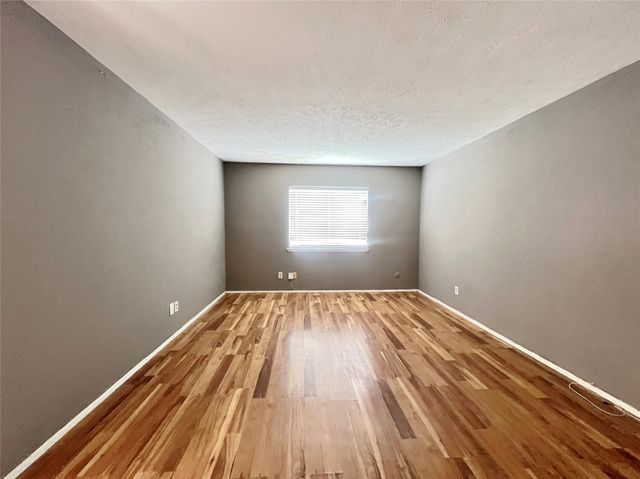 6011 Dooley Drive, The Colony, TX 75056