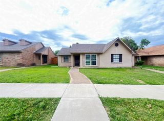 6011 Dooley Drive, The Colony, TX 75056