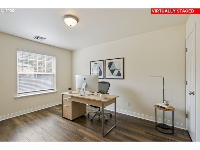 1463 FOUR SEASONS Dr, Roseburg, OR 97470