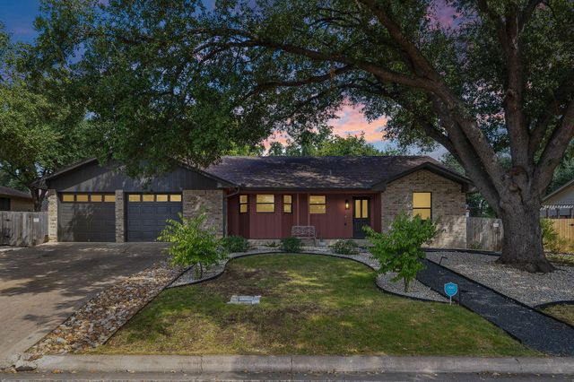 2202 Carolyn DR, Taylor, TX 76574