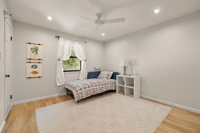 2202 Carolyn DR, Taylor, TX 76574