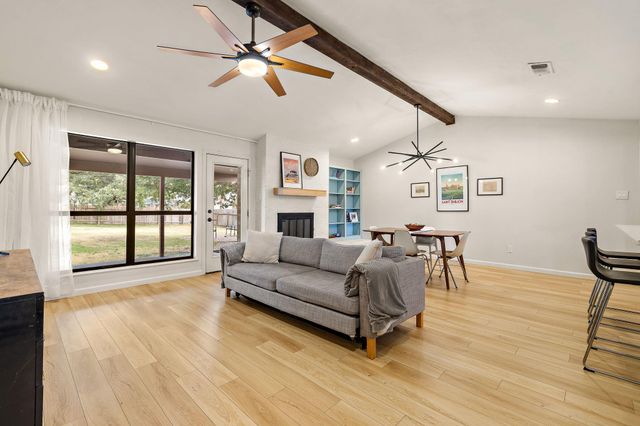 2202 Carolyn DR, Taylor, TX 76574