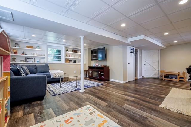26 Tenby Drive, Nashua, NH 03062