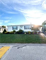 5 Lane D, Coventry, RI 02816
