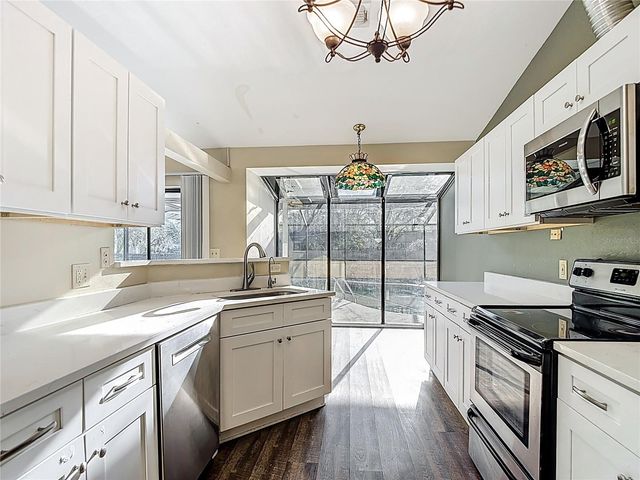 1040 SAWYERS COURT, Lutz, FL 33559