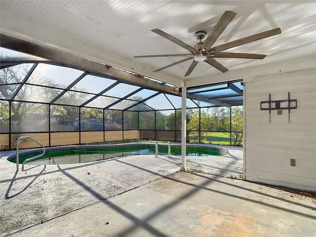 1040 SAWYERS COURT, Lutz, FL 33559