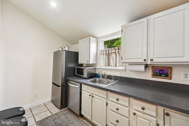 311 CARSON ST, Philadelphia, PA 19128