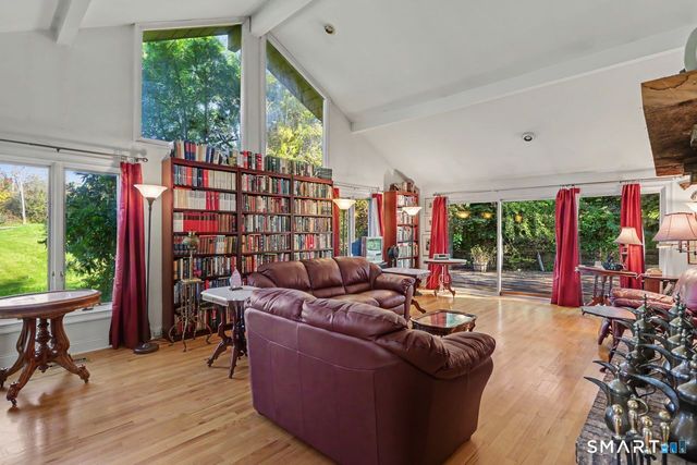 266 Ridgebury Road, Ridgefield, CT 06877