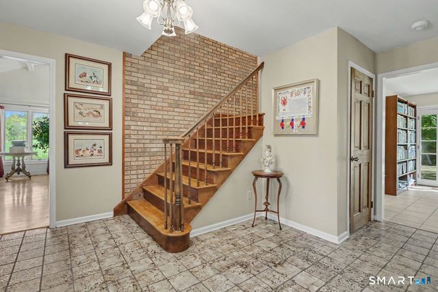 266 Ridgebury Road, Ridgefield, CT 06877