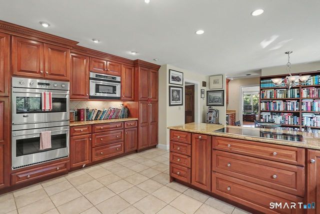 266 Ridgebury Road, Ridgefield, CT 06877