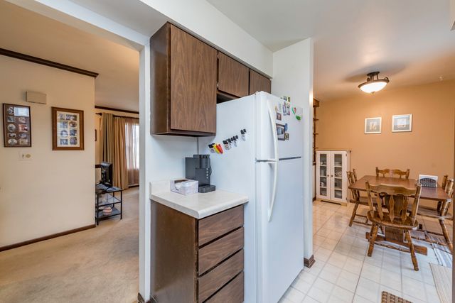 547 Phillips Circle, Antioch, IL 60002