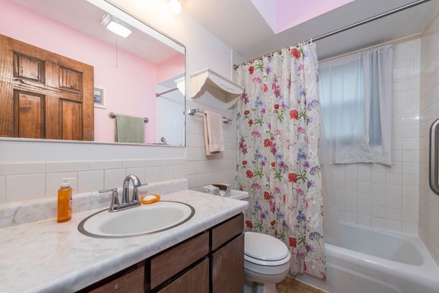 547 Phillips Circle, Antioch, IL 60002