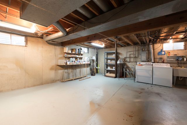 547 Phillips Circle, Antioch, IL 60002