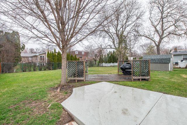 547 Phillips Circle, Antioch, IL 60002