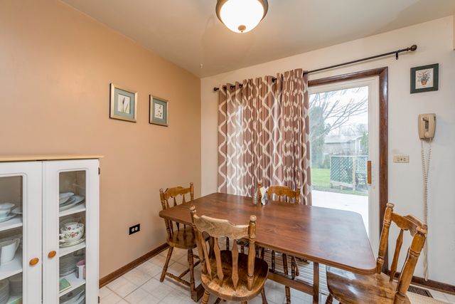 547 Phillips Circle, Antioch, IL 60002