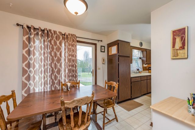 547 Phillips Circle, Antioch, IL 60002