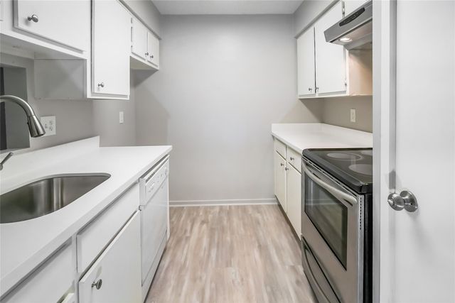 1100 Augusta Drive 7, Houston, TX 77057