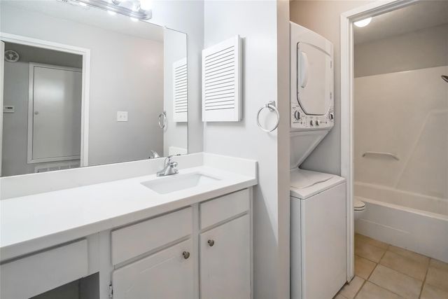 1100 Augusta Drive 7, Houston, TX 77057