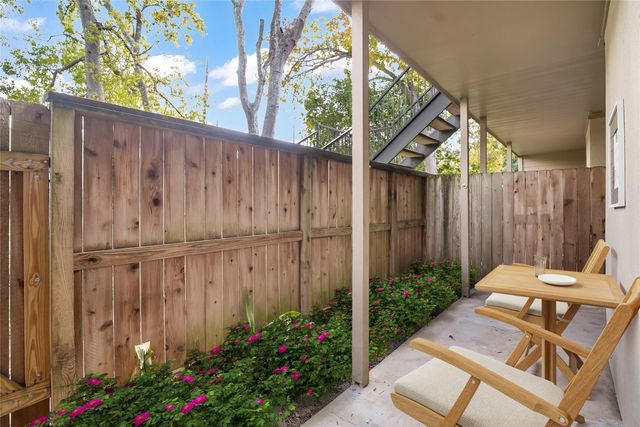 1100 Augusta Drive 7, Houston, TX 77057