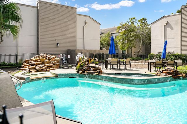 1100 Augusta Drive 7, Houston, TX 77057