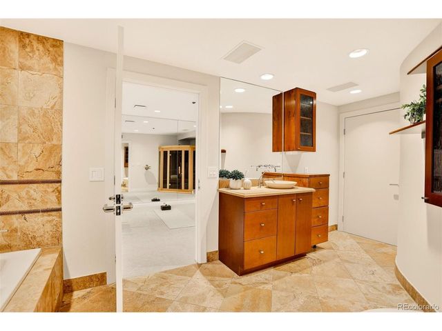 1735 19th St 7B, Denver, CO 80202