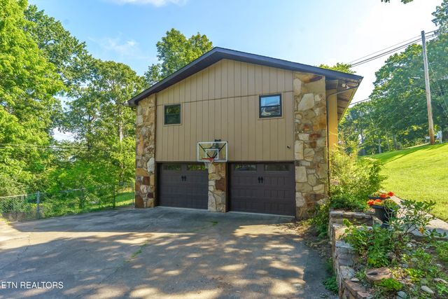 2647 May Ave, Maryville, TN 37804