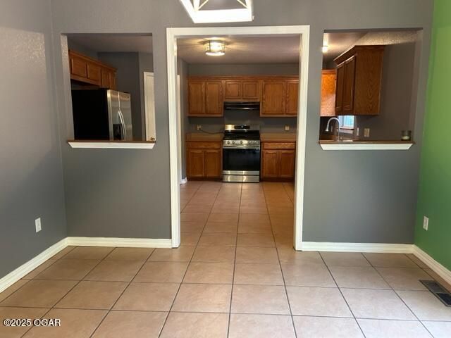 6045 Route K, Pineville, MO 64856