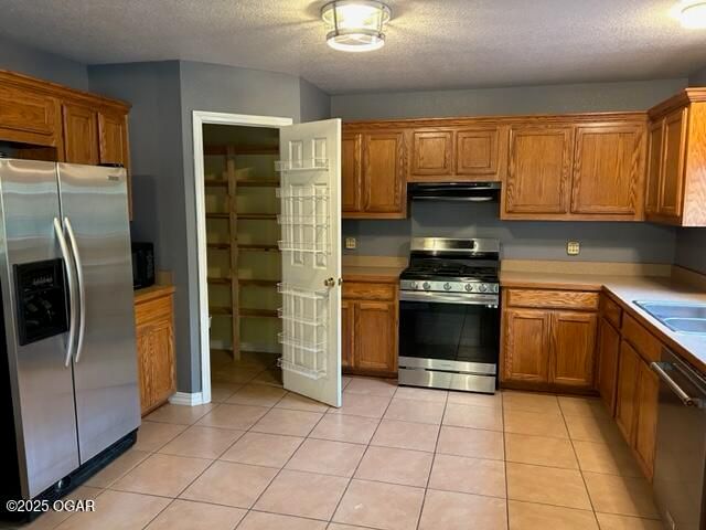 6045 Route K, Pineville, MO 64856