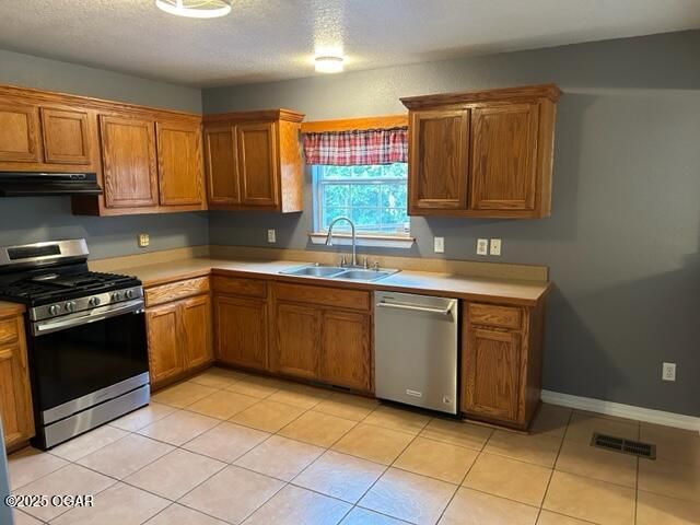 6045 Route K, Pineville, MO 64856