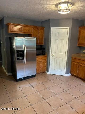 6045 Route K, Pineville, MO 64856