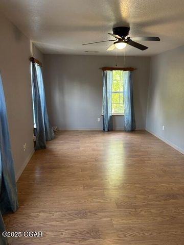 6045 Route K, Pineville, MO 64856